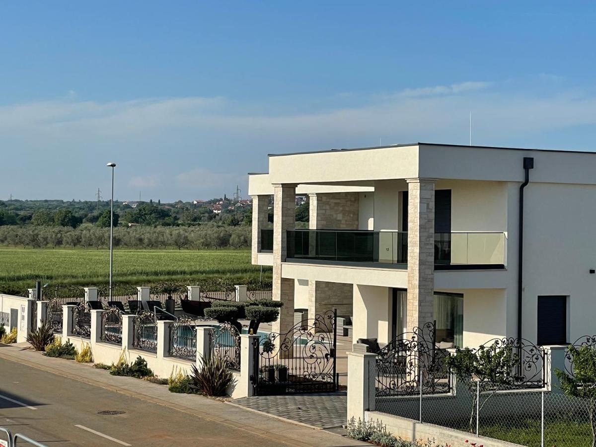 Vila Softic Azra Umag Exterior foto